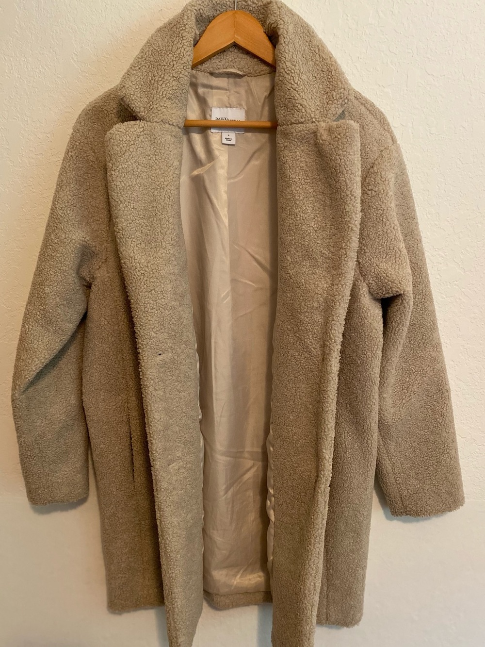 Daily Ritual Women’s Teddy Bear Fleece Lapel Coat with Oversized Fit Size S Cozy